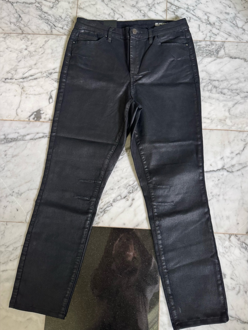 BLANKNYC "The Bond" Mid Rise Skinny Jeans Coated Black 30 leather-look rock edgy